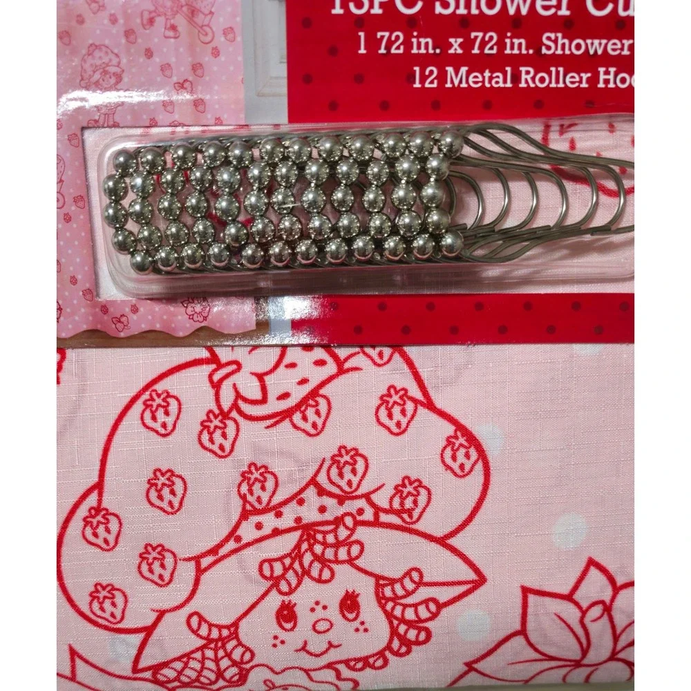 World of Strawberry Shortcake Shower Curtain Set 72x72 Includes Hooks NWT